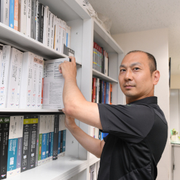 異業種から中途入社した社員も活躍中！フォロー体制も整っているので、困ったときはすぐに相談できます♪