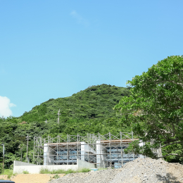 宿泊棟は現在建設中。12棟のヴィラタイプで、全室にプールとジャグジーが備わります。