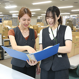 わからないことは何でも先輩に聞いてください！先輩も同じ仕事を経験しているので、ご安心を！