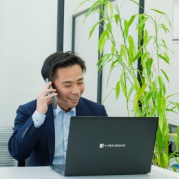 社員は20代～30代の若手が中心。前職もペットショップの店員や製造業など、未経験者が多数！
