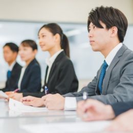 空いている時間にeラーニングで学習も可能。意欲次第でどんどんステップアップできます。