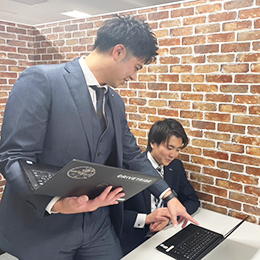 ほとんどの先輩社員が未経験入社。研修を通じて基礎知識から教えていきますのでご安心ください！