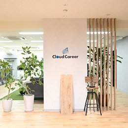 大阪・東京ともにキレイなオフィス♪働きやすさを意識した環境作りをしています！