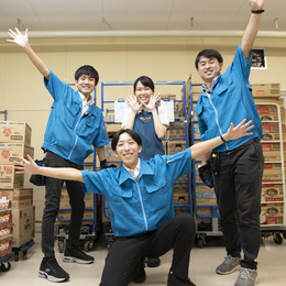 社員もパートも全員で意見を出し合いながら、和気あいあいと売り場づくりに取り組んでいます！