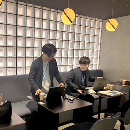 フリーアドレスで好きな席で仕事できます◎