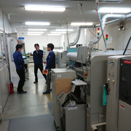 高い技術力を持ち、毎年多くの新製品をリリース！ベテランの社員も多く、いつでも相談できる環境です。
