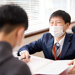 教室数も順調に増え続けているため、将来的には教室長などの道も歩むことができます。