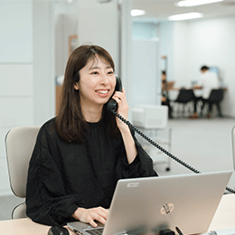 オフィスワークデビュー歓迎♪「数字を追うのが辛い！でも話すのは好き」こういう入社理由の方も多いです。