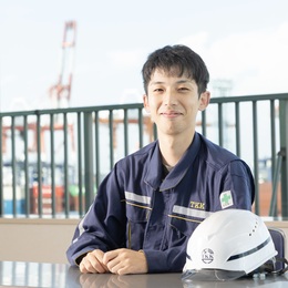 困ったことがあれば丁寧にフォローする先輩が多い当社。貿易の最前線で未経験からでも活躍できます！