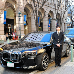 【ハイグレードな高級車で送迎】最短6カ月でセミハイヤー部門、最短1年でハイヤー部門にキャリアアップ！