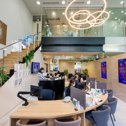 対面ではもちろん、オンラインで物件の提案から成約までを完結することも可能。情勢の変化にも強いです。