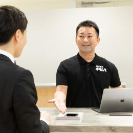 修理の技術だけでなく、不安を抱えて来店されたお客さまとのコミュニケーションがとても大切です。