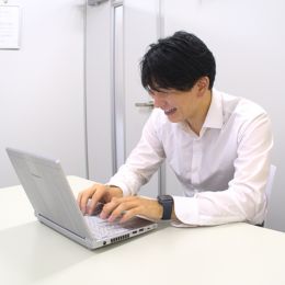 新しいことに挑戦できる環境です！自分のITスキルをどんどん磨いて夢に近づきましょう！