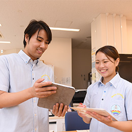 ブラザー＆シスター制度で未経験の方でも安心して取り組むことができます。