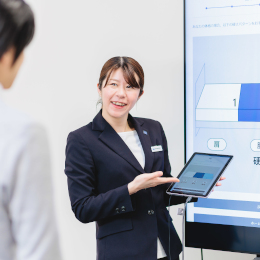 接客した1名のお客様から、ご家族や友人をご紹介いただいて、ご縁が広がることもこの仕事の醍醐味です。
