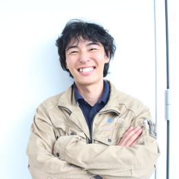 社員に笑顔が多いのも、当社の特長。気軽に社長にも相談できる、温かい環境です。