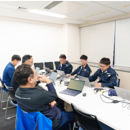 中途入社は50%以上。自然体でいられる会社なので、物静かな人も賑やかな人も居心地が良いと言います。