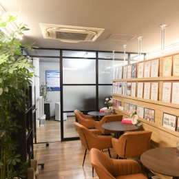 設立6年、恋活・婚活サービスを通して、業界トップクラスの成婚率や大規模イベントの開催などの実績多数！