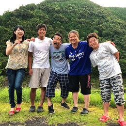 社員はみんな仲良し♪仕事後に飲みに行ったりゲームをしたりと、居心地のいいメンバーです。