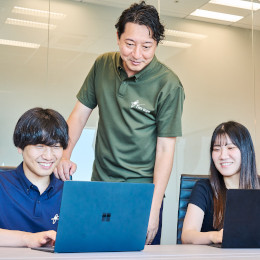 実践的なOJTで、未経験からでも活躍できる環境です。