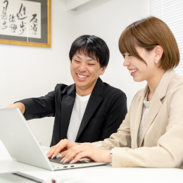 未経験の方もご安心ください。全員であなたをフォローしながら、一人前に育てていく体制があります。