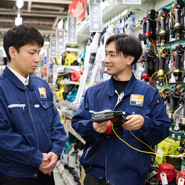 分からないことがあれば、すぐに質問できる先輩がいるので安心です！