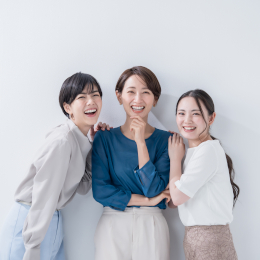 年間休日120日以上、残業月10時間未満…と、ワークライフバランスの整った環境です。