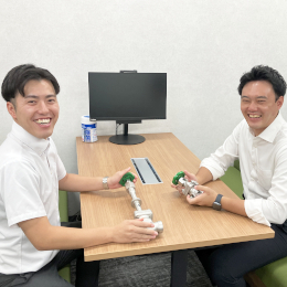 お客さまの要望にはなんでも応えられるよう、日々知識を集めて吸収するのも楽しみの一つです。