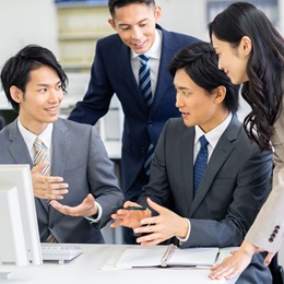 アットホームな雰囲気と地域密着型の経営が特徴。上司との距離も近く、何でも相談しやすい環境です。