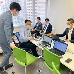 定期的に管理職メンバーでもミーティングを実施。各事業部で密に連携を取り合い業績向上に繋げていきます！