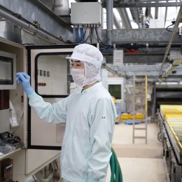 もやしの1日生産可能量は170万パック！食卓と健康のお役に立つ商品を全国へ毎日お届けします。