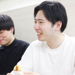 当社は一言で言うと「ノンストレス」な会社。エンジニア個々の考えを大切にしています！