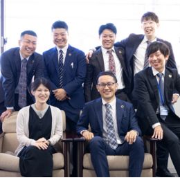 幅広い世代が活躍中！コミュニケーションを大切にする社風で、風通しの良さも魅力です！