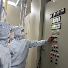 分からないことがあれば、すぐ隣にいる先輩社員にいつでも相談できる環境ですので、ご安心ください◎