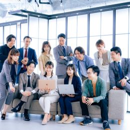 役員や営業との距離も近く、気軽に相談できる環境です！一人ひとりサポート用のSlackチャンネルも◎