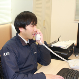 あなたの同僚となる濱田さん。頼れる同僚とともに、更なるスキルアップを目指せる環境です。