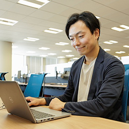 社内外研修、e-Learning、勉強会の機会も豊富。スキルアップにどんどんご活用ください！