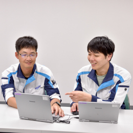 風通しがよく、質問すれば誰でも快く教えてくれる環境なので、経験や知識がない方もご安心ください。