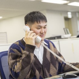 お客さまの頼れるパートナーになるため、日々の関係性構築が大切。相手に合わせた対応を心がけましょう。