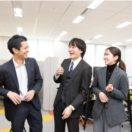 20代、30代が活躍中！同世代の仲間たちと、お互いに高め合いながら成長していくことができます！