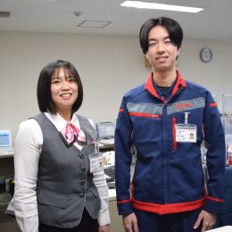 内勤スタッフとの連携もばっちり。無理のないルート設定などドライバーをサポートしています。