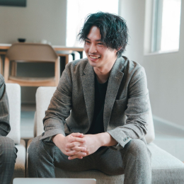 完全週休2日制で、服装・髪型・ネイルも自由！自分らしさを大事にしつつ働けます♪