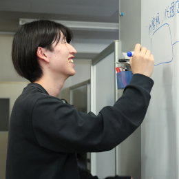 人柄の良い先輩が多くストレスの少ない環境で、エンジニアとして幅広い経験を積むことができます。