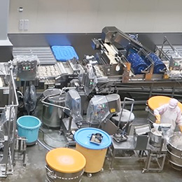 多彩な機械や設備を点検しながら、安全稼働を支える仕事です！