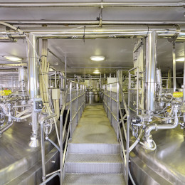 扱うのは、直径1m未満の機械から10m以上の機械までさまざまです。