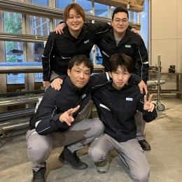現場への移動から、2人1組のチームで担当します。判断に迷うことがあればいつでも声をかけてください！