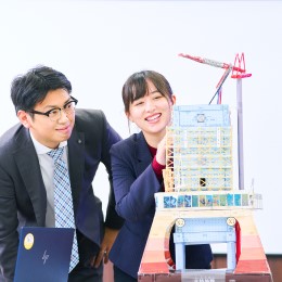 入社時は知識ゼロでも大丈夫。基礎研修でビジネスマナーから専門知識まで学べます。