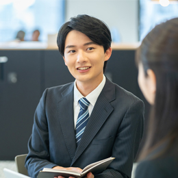 男性の産休・育休取得実績あり。社員のライフプランの変化を応援しています。