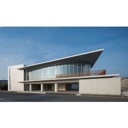 月5000円で住める寮はデザイナーズ物件。食堂も大浴場も付いています！