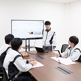 20代が多数活躍中！若手の声もしっかり届くからこそ、組織作りにも携われるやりがいがあります。